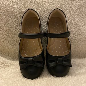 Cat and Jack size 1 casual leather shoes